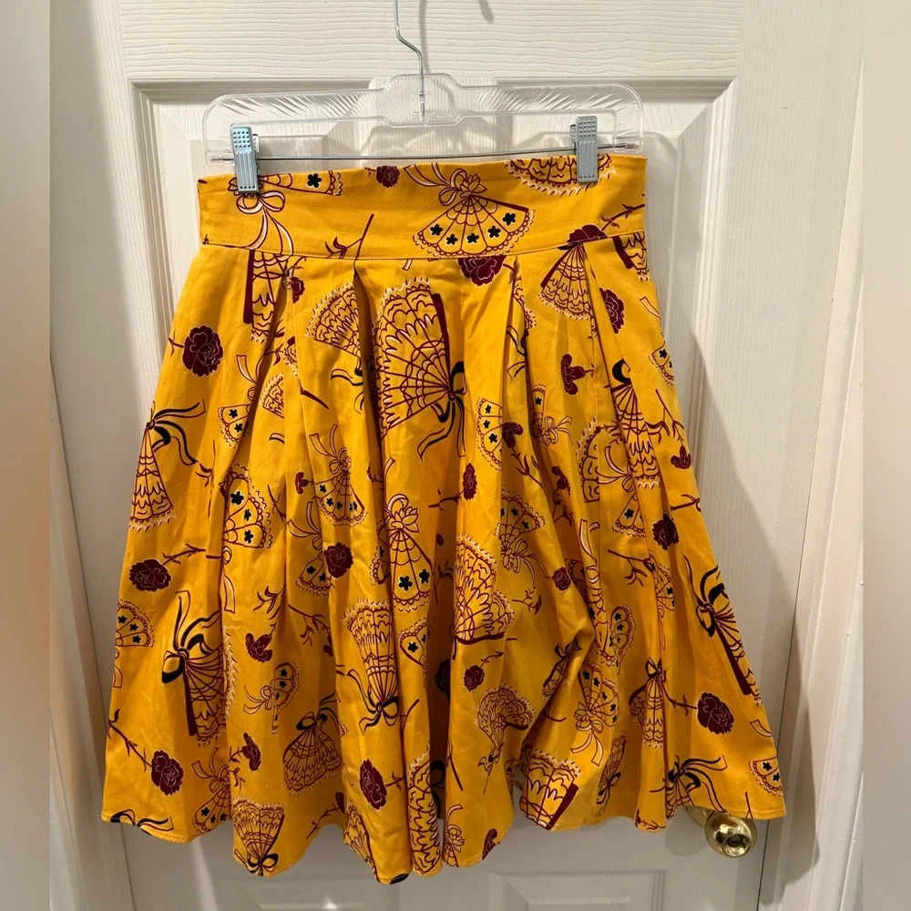 Pinup Couture EUC mustard Spanish fans little Jun Large - Picture 3 of 3